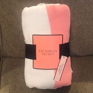 NWT Victoria’s Secret Beach Blanket